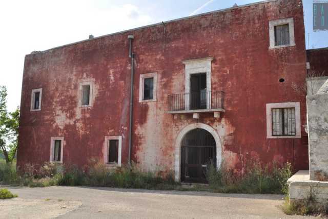 Le storie della "Casa rossa", triste campo d'internamento caduto nell'obl�o